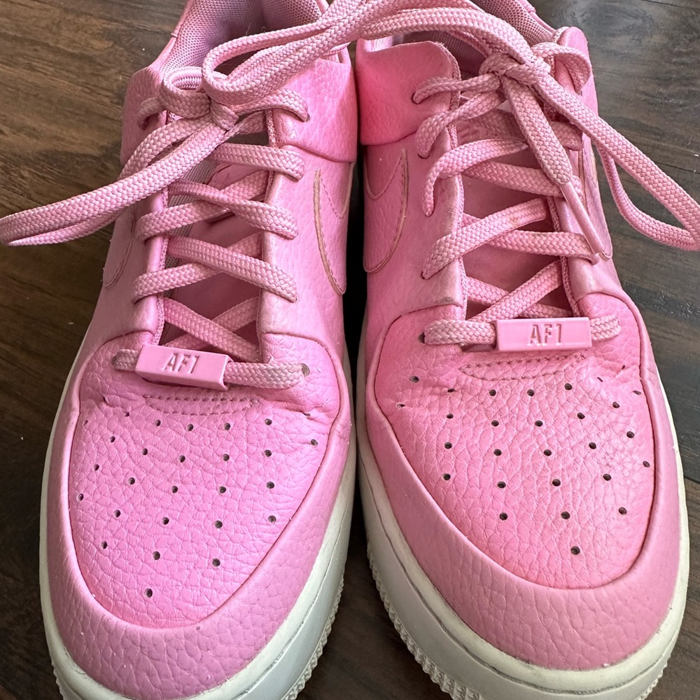Women’s Air Force 1 Sage Low 'Psychic Pink!!